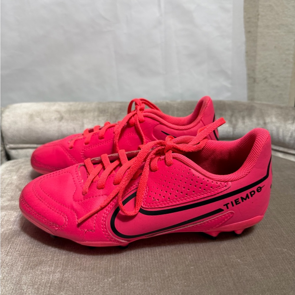 Nike Tiempo Legend 9 Club FG/MG soccer cleats size y4